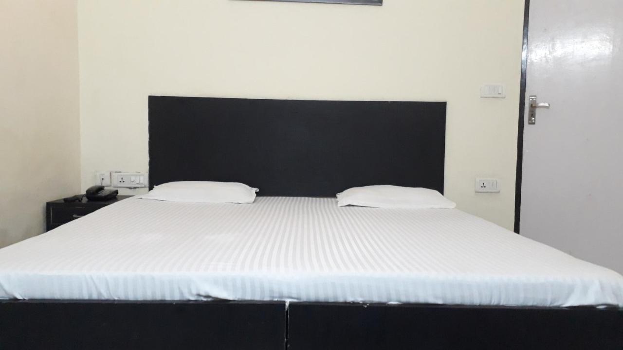 Fabhotel Sarwan Agra  Εξωτερικό φωτογραφία